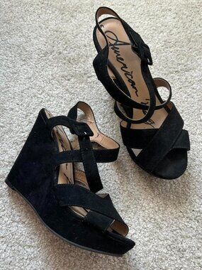American Rag Co Suede Feel Black Wedge Heels with Criss Cross Straps sz 6